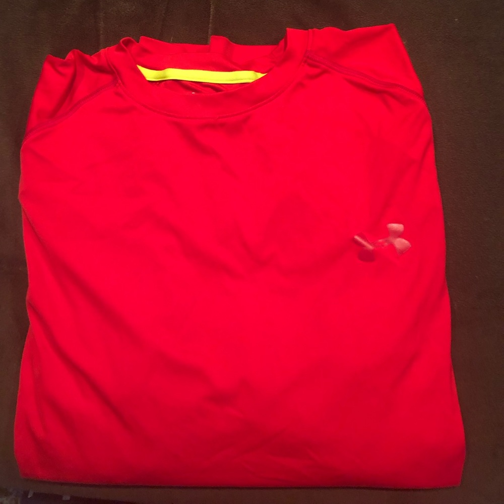 Under Armour Loose Loose Fitting Heat Gear Shirt